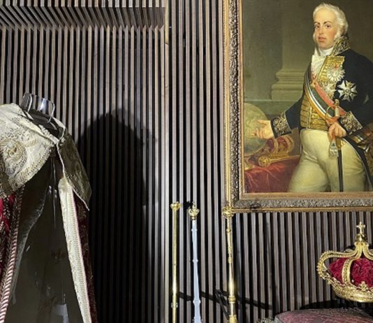 Tesoro Real Portugal capa y corona