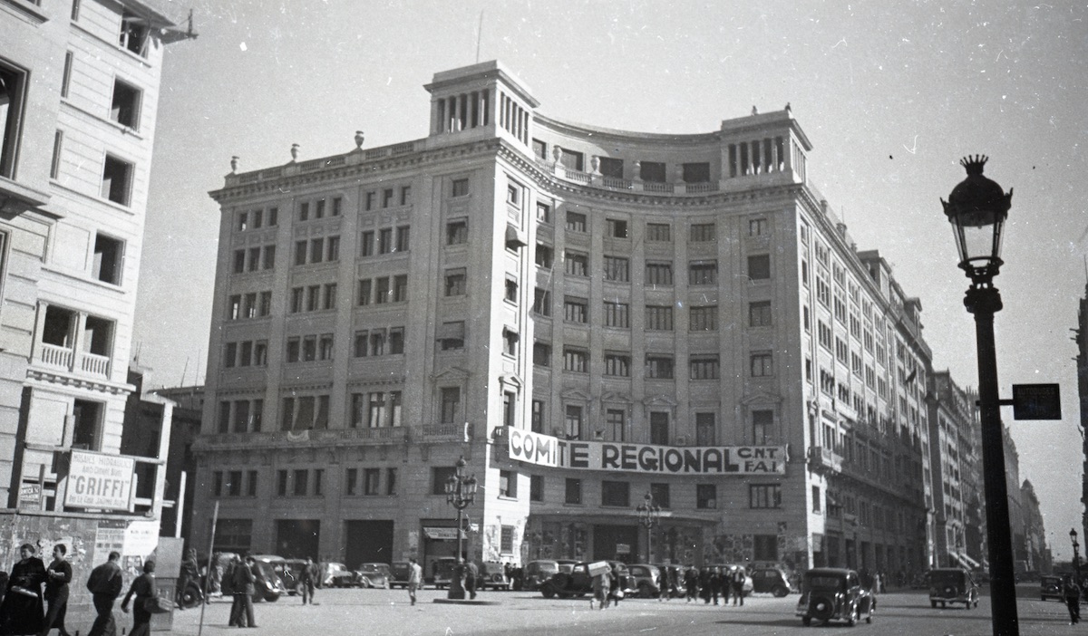 Anarquistas: Casa CNT Barcelona 1936 © Margaret Michels