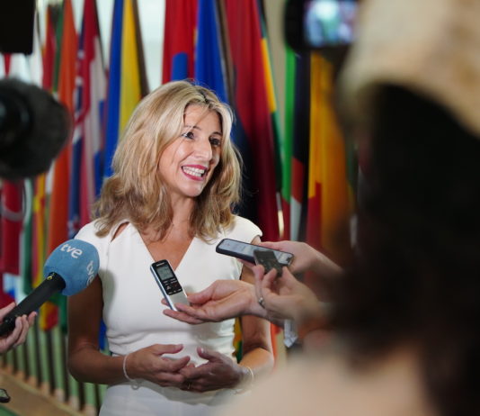 Yolanda Díaz en rueda de prensa con los medios en la sede de la ONU