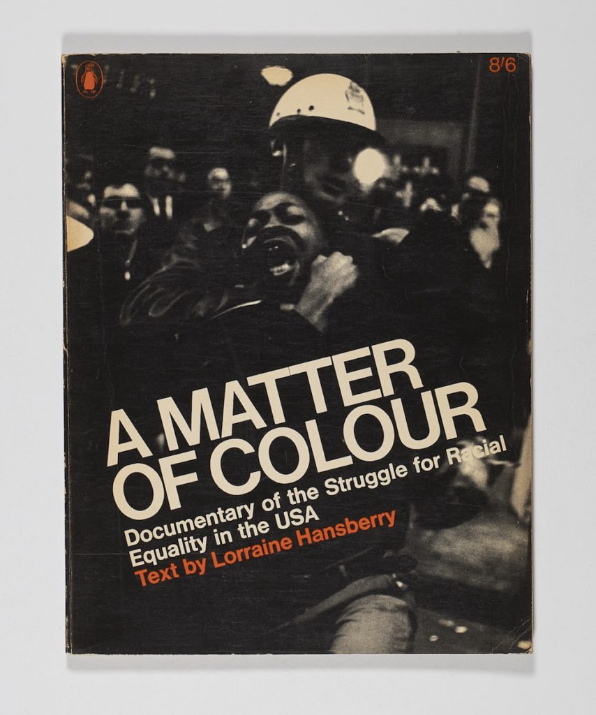 A Matter of Colour Documentary of the Struggle for Racial Equality in the USA | Foto Danny Lyon y otros | London: Penguin Books 1965 | Cubierta de fotolibro