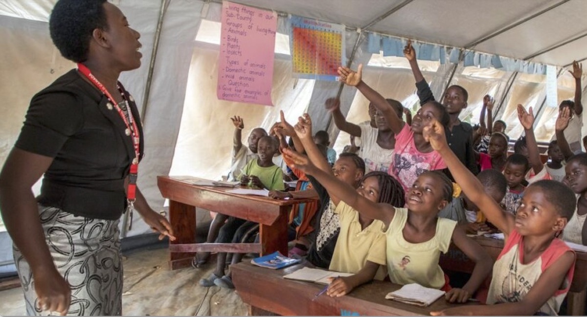 Estudiantes en un programa de educación acelerada en Uganda. © Zahara Abdulk para Unicef