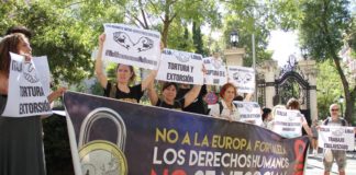 Concentración frente a la embajada de Italia en Madrid, 15OCT2022
