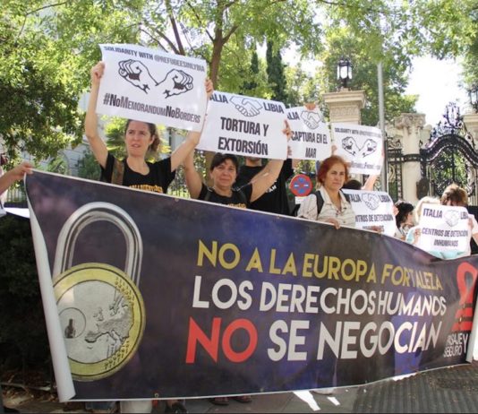 Concentración frente a la embajada de Italia en Madrid, 15OCT2022