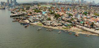 Filipinas, Manila, rascacielos y barrios marginales