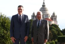 El presidente del Gobierno, Pedro Sánchez, y el primer ministro de Portugal, Antonio Costa, en la 33 Cumbre Hispano-Portuguesa en Viana do Castelo