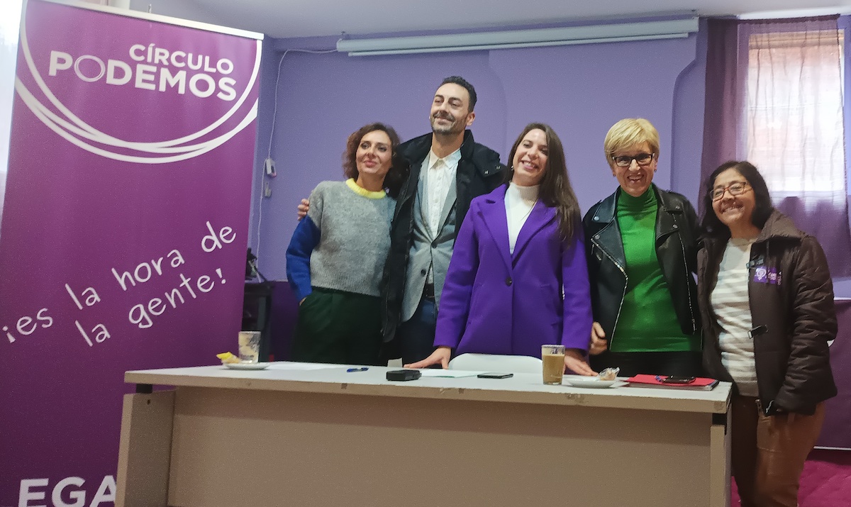 Alba Pulido, en el centro, encabezará la candidatura de Podemos a la alcaldía de Leganés en 2023