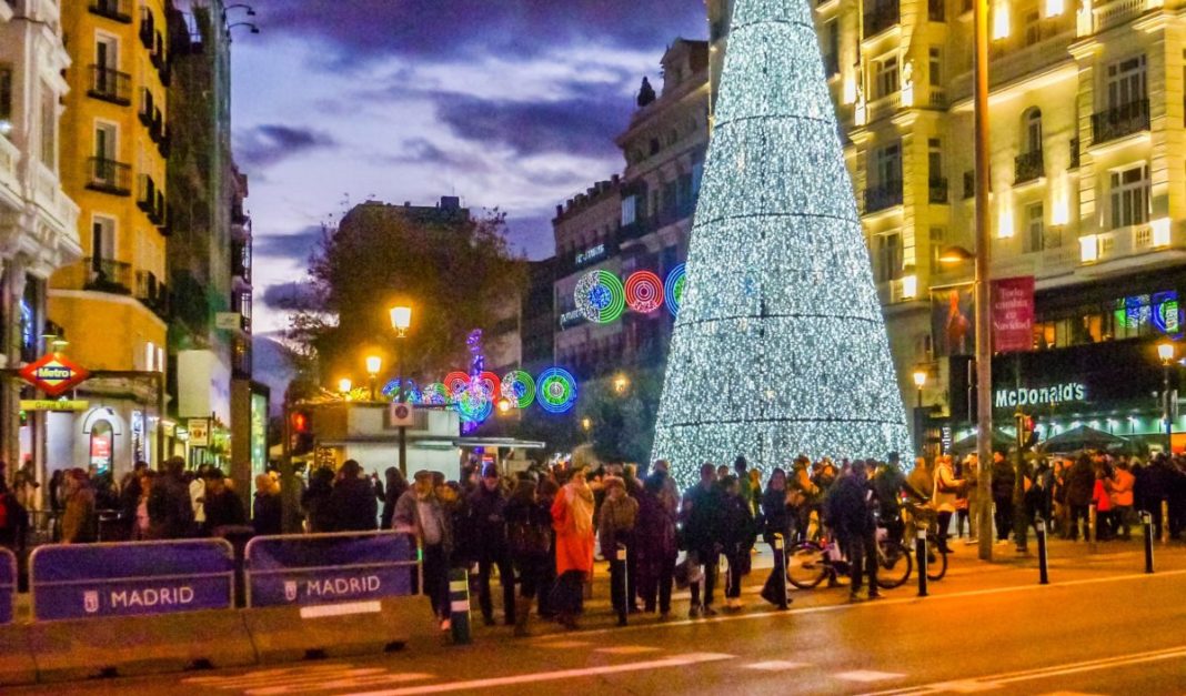 Gran Vía de Madrid navidad noche
