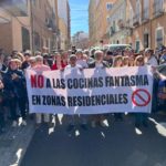Manifestación de protesta por las «cocinas fantasma» en bloques residenciales de Tetuán