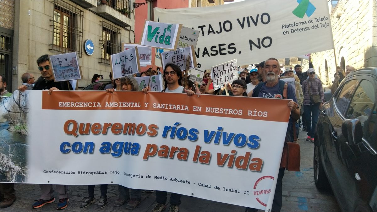 Toledo, manifestantes por un Tajo Vivo, 25MAR2023