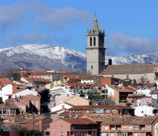 Madrid, Colmenar Viejo, sierra Navacerrada con nieve