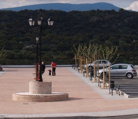 Navalagamella: Plaza Marcelino Camacho