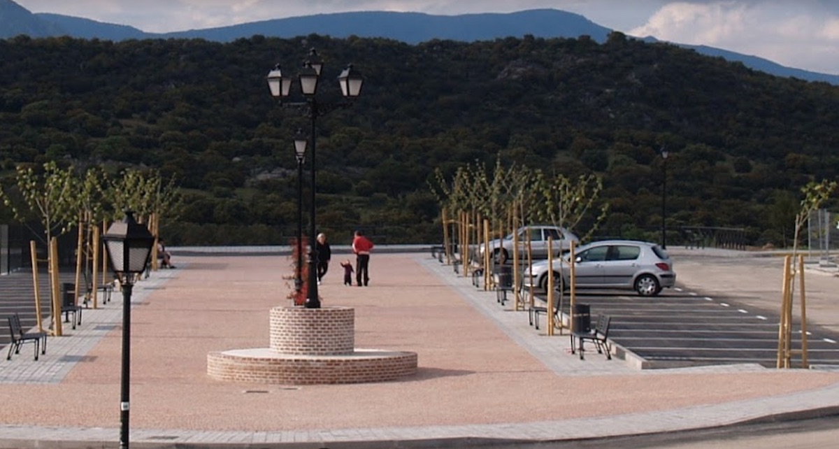 Navalagamella: Plaza Marcelino Camacho