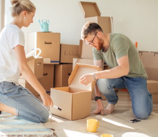 Mudanzas pareja cambia de piso