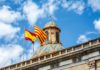 Banderas de España y Cataluña en el Palau de la Generalitat