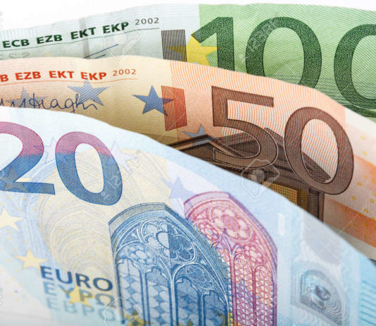 Billetes de euro 123RF