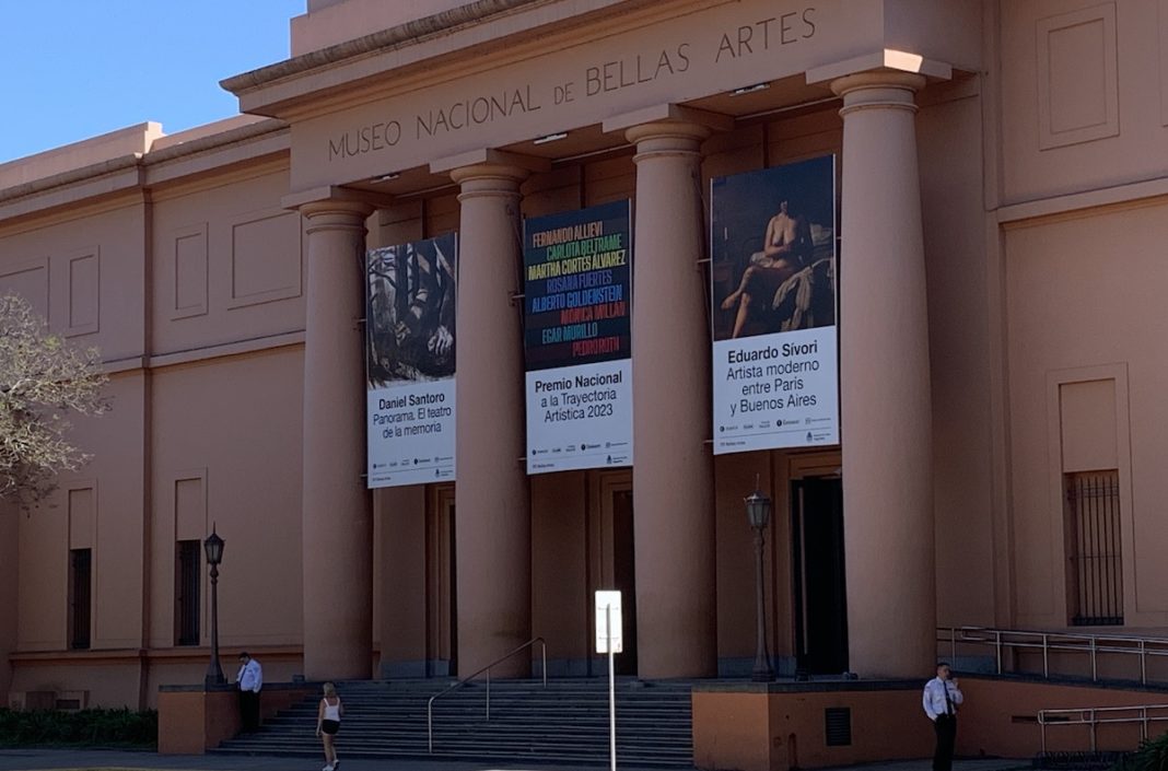 Argentina, Buenos Aires; fachada del Museo Nacional de Bellas Artes (MNBA) © ABianco