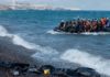 Críticas de las ONG al nuevo pacto migratorio europeo Una balsa con refugiados del Medio Oriente llega a la isla de Lesbos, en Grecia © Ashley Gilbertson VII / Unicef
