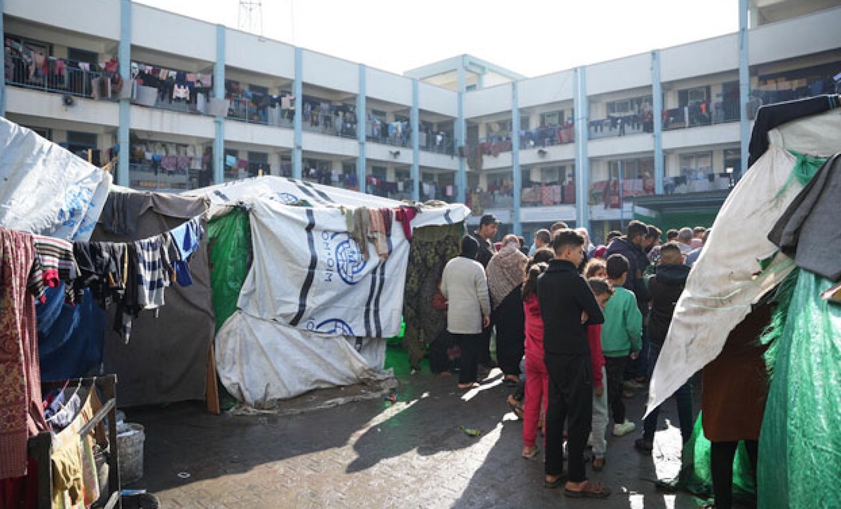 Familias desplazadas y refugiadas en una escuela de Gaza, el 21 de diciembre de 2023. © Abood al Sayd / PMA