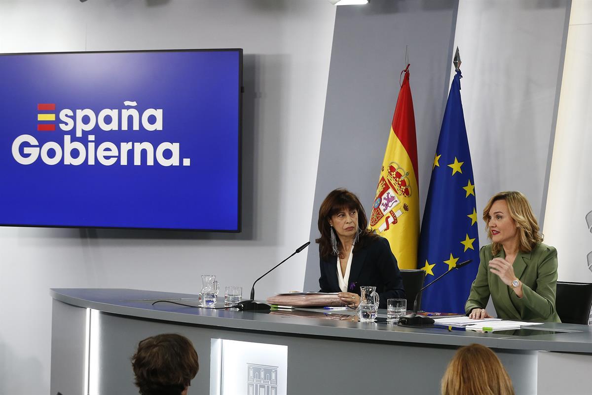 Las ministras Pilar Alegría y Ana Redondo en la rueda de prensa posterior al Consejo de Ministros del 5 de diciembre 2023 © Pool Moncloa José Manuel Álvarez