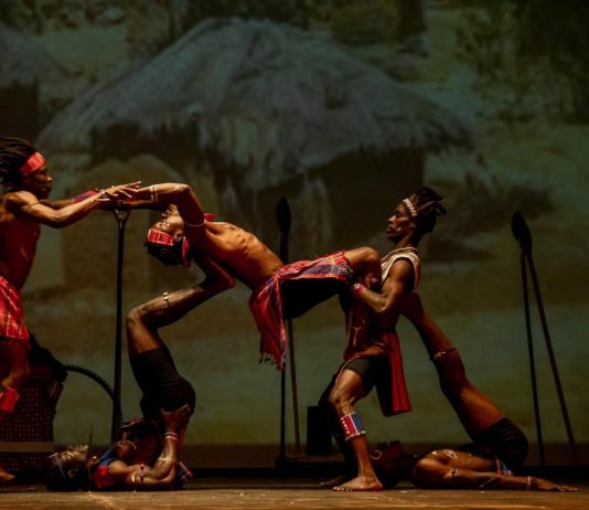 circo Mighty Jambo, acrobacia