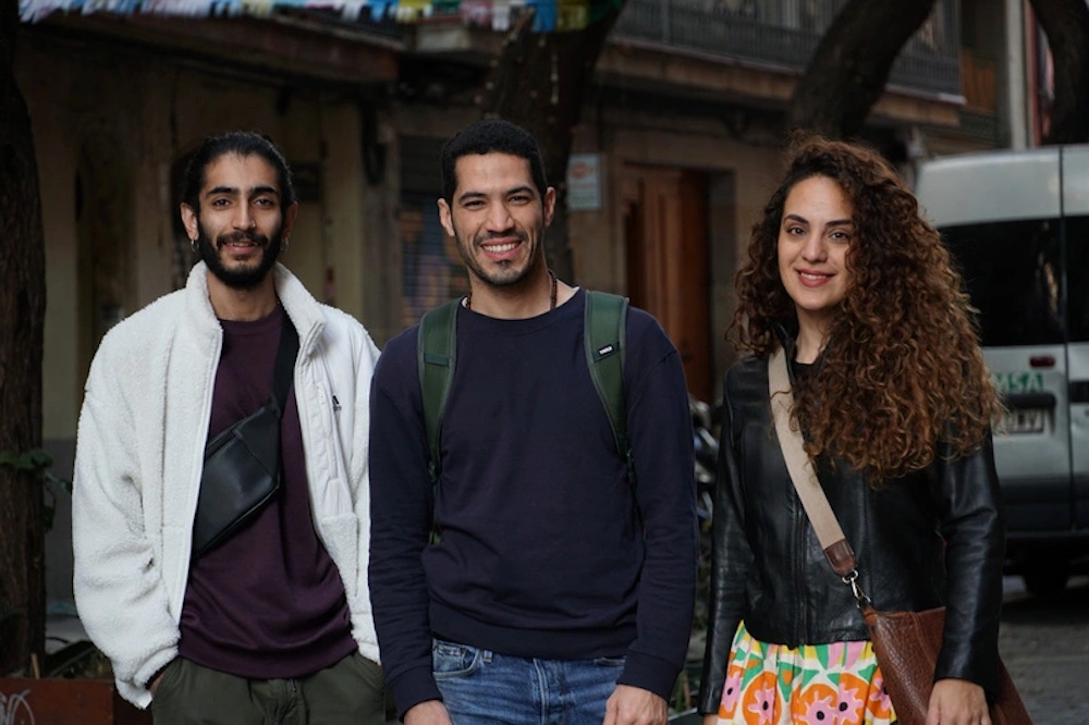 Ahmad, Mostafa y Laura en Kudwa Academy, Barcelona © ACNUR Lurdes Calvo