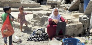 © UNRWA En la Franja de Gaza siguen escaseando el agua limpia y los alimentos nutritivos, lo que impulsa el aumento de las enfermedades y disminuye de los niveles de inmunidad de la población.
