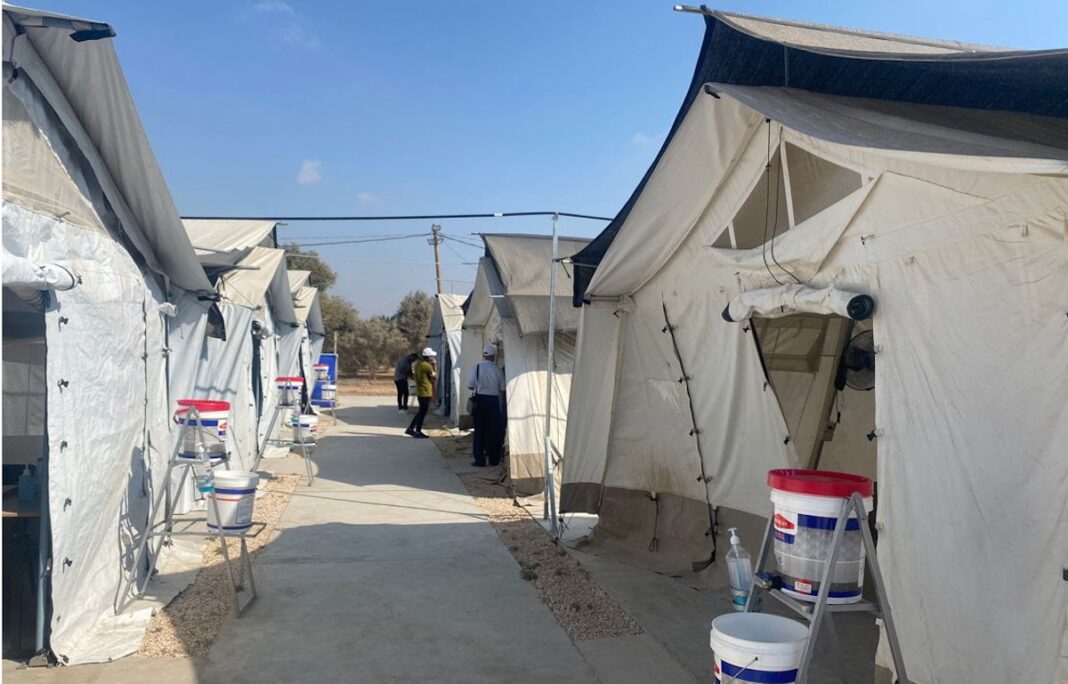 MSF: hospital campaña en Deir Al Balah, exterior 28AGO2024