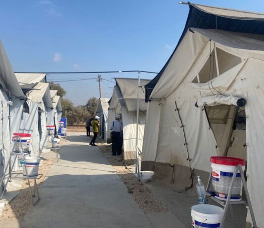 MSF: hospital campaña en Deir Al Balah, exterior 28AGO2024