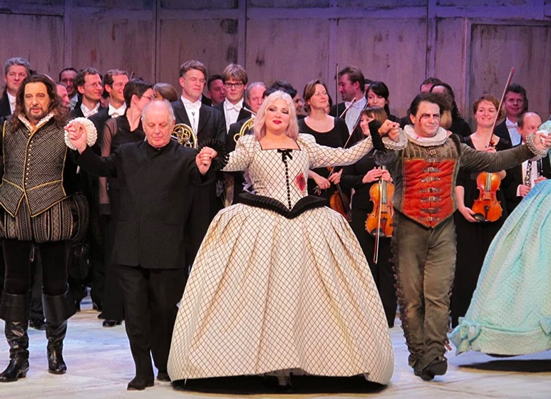 Gaston Rivero con el elenco de Il trovatore en el Staatsoper Berlín