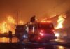 Bomberos luchan en Palisades, California, Estados Unidos, contra incendios que arrasaron en los primeros días de enero miles de viviendas y otras instalaciones ©Cal Fire