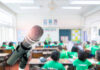 La-radio-en-el-aula-microfono-©123RF