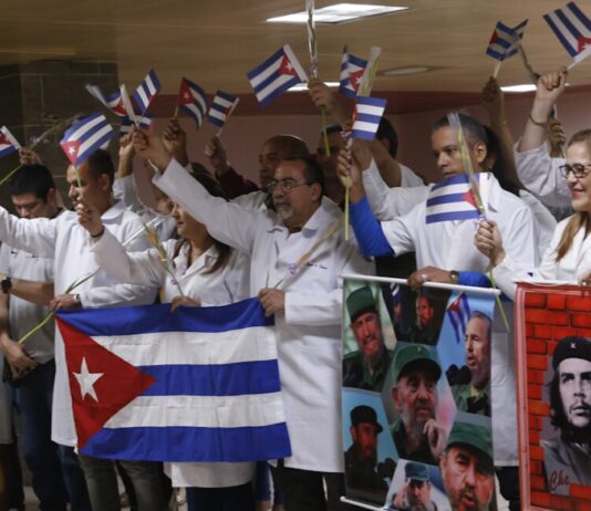 Médicos cubanos regresan de Bolivia tras una misión de cooperación ©Jorge Luis Baños : IPS