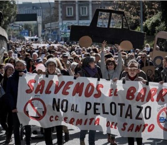Vecinos contra el pelotazo Ermita del Santo ©El-Salto