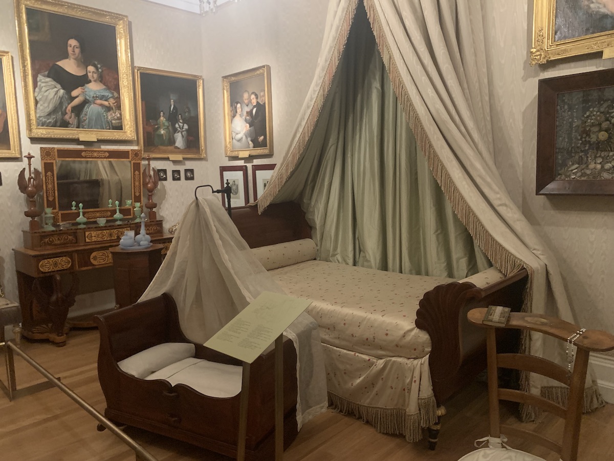 Museo Romanticismo Madrid, dormitorio femenino @abianco