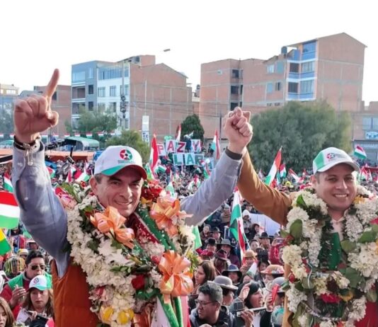 Rodrigo Paz y Edman Lara en un acto electoral