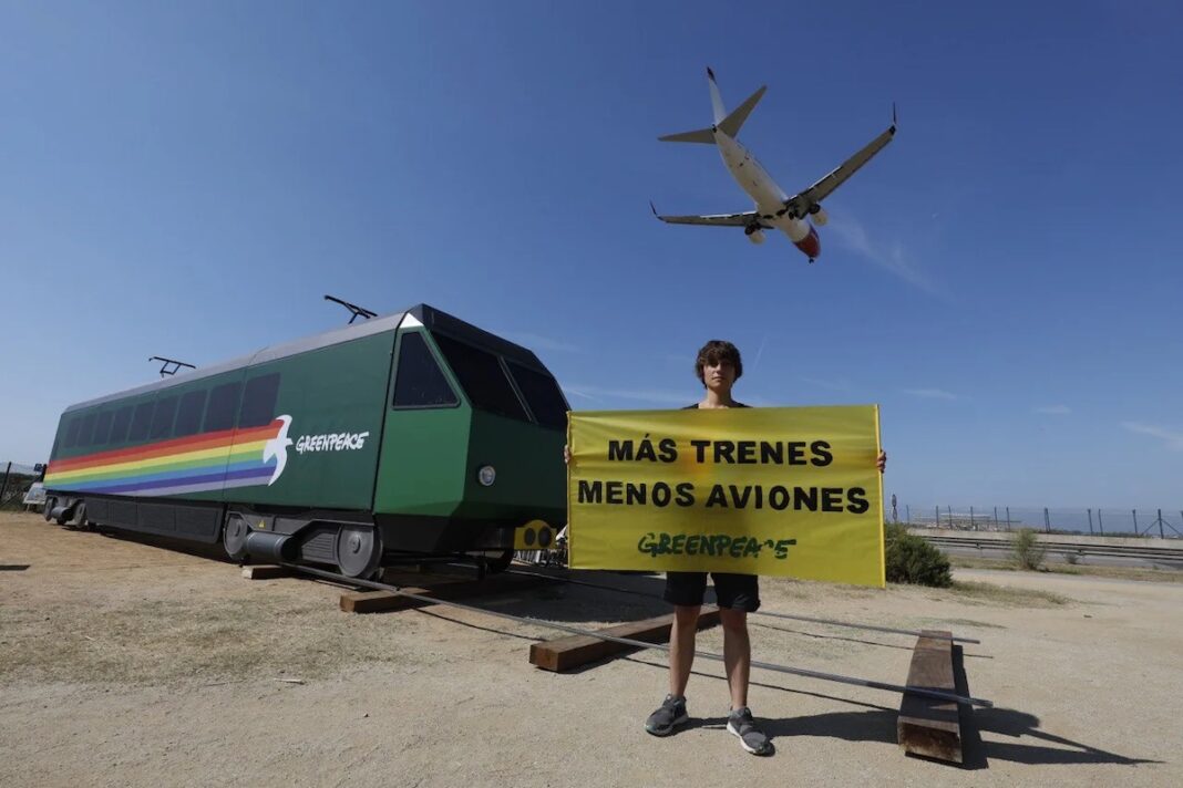 Mas trenes menos aviones ©greenpeace