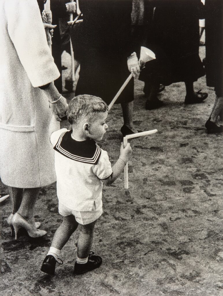 TERRE: Sant Boi de Llobregat, niño de fiesta, 1958