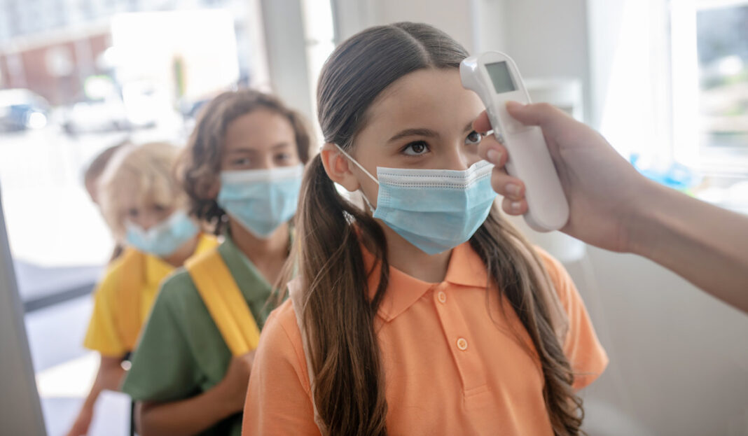 Enfermeria-colegios-@123RF