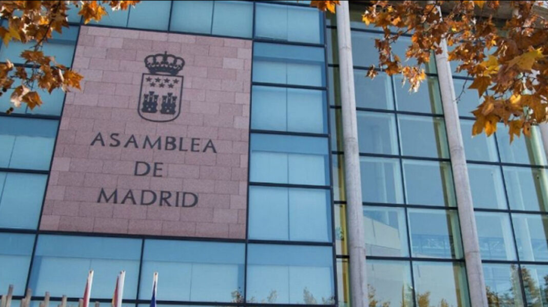 Asamblea de Madrid sede placa