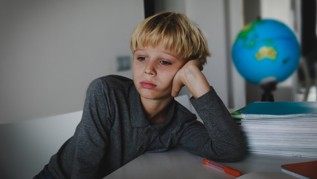 Nino-aburrido-o-estresado-©123RF