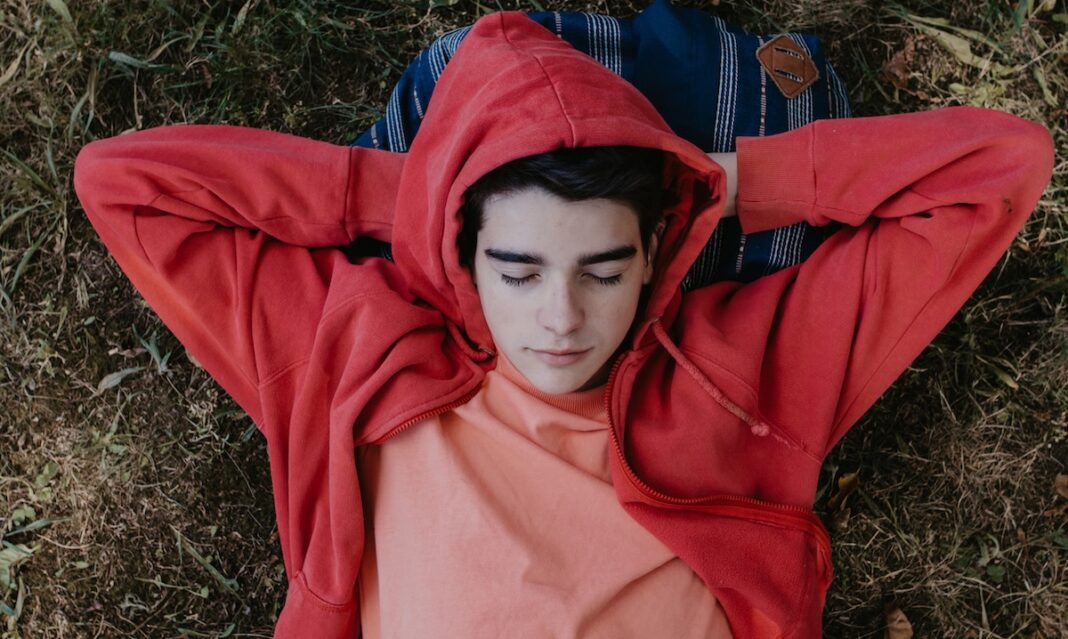 Adolescente-en-periodo-de-descanso-©123RF