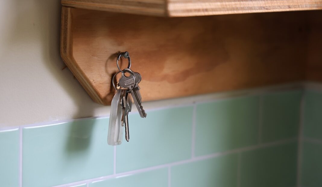 Llaves-dentro-de-casa-©123RF