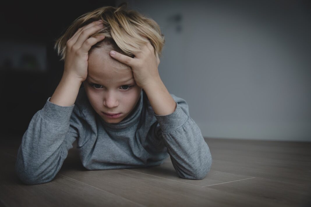 menores-saturados-bloqueados-o-mentalmente-colapsados-@123RF