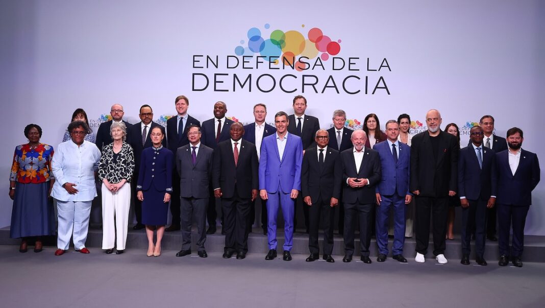 Barcelona líderes ©Pool Moncloa:Fernando Calvo 18.4.2026