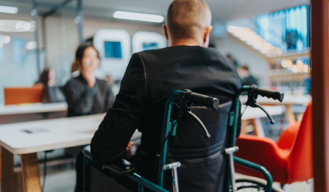 Incapacidad permanente y subsidio ©123RF