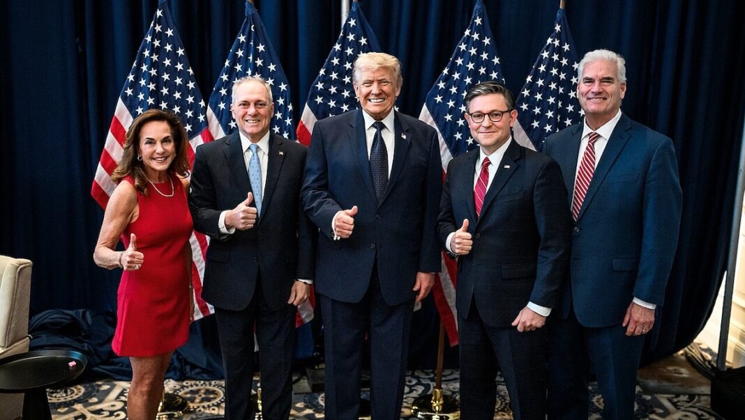 Donald Trump junto al liderazgo republicano de la Cámara de Representantes, en marzo de 2026. La semana ha mostrado nuevas grietas en el apoyo congresual al presidente ©Office of Speaker Mike Johnson / Wikimedia Commons / Dominio público.