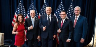 Donald Trump junto al liderazgo republicano de la Cámara de Representantes, en marzo de 2026. La semana ha mostrado nuevas grietas en el apoyo congresual al presidente ©Office of Speaker Mike Johnson / Wikimedia Commons / Dominio público.