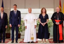 Armengol junto al Papa: la imagen que resume una contradicción histórica