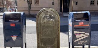 Buzones servicio postal EEUU ©Elliott R. Plack, CC0, Wikimedia Commons