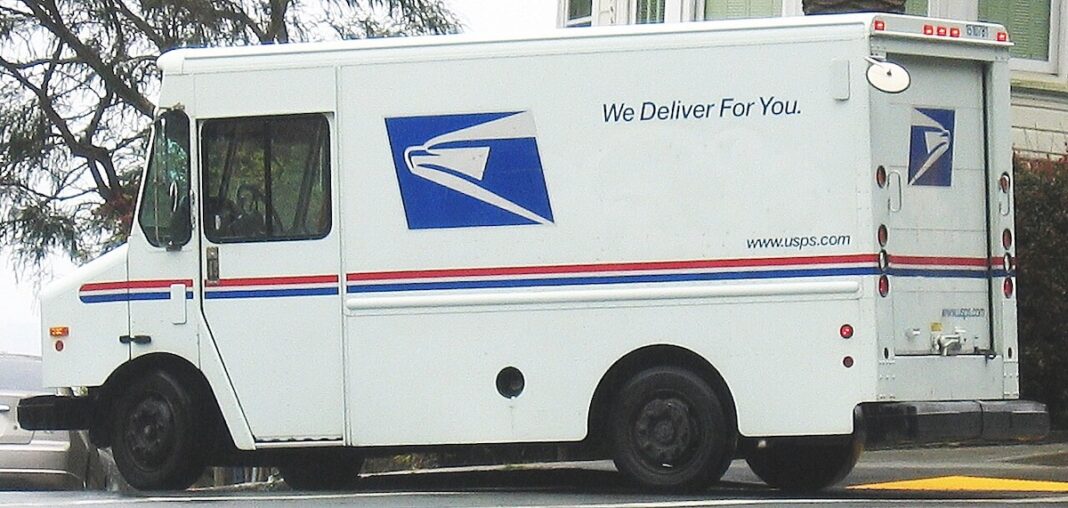 EEUU camioneta servicio postal ©Alexander Marks CC0 Wikimedia Commons Camioneta del servicio postal ©Alexander Marks CC0 Wikimedia Commons